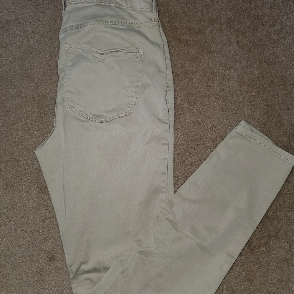 🌻5/25🌻Old Navy, 2, Super Skinny High Rise khaki pants